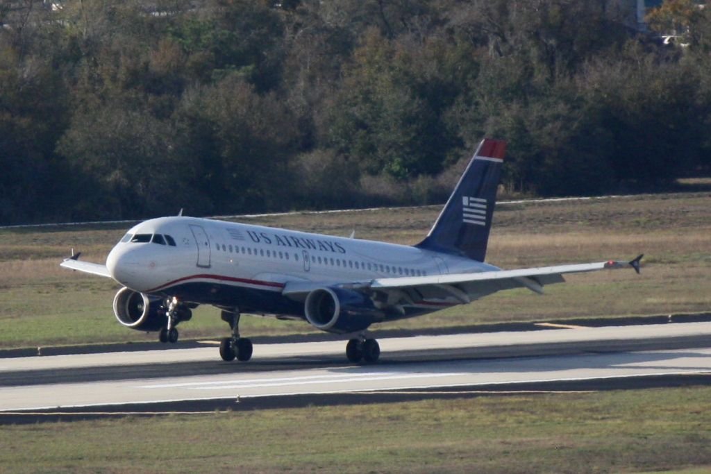 Airbus A319 (N769US) - US Air Flight 907 (N769US) arrives on Runway 19R at Tampa International Airport following a flight from Charlotte/Douglas International Airport