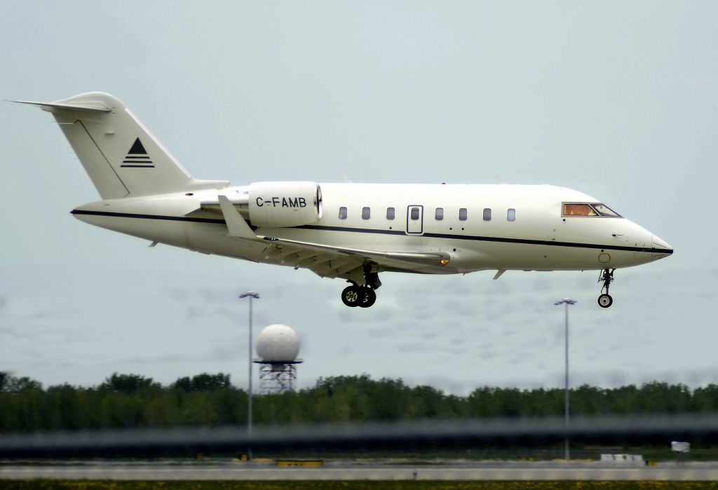 Canadair Challenger (C-FAMB)