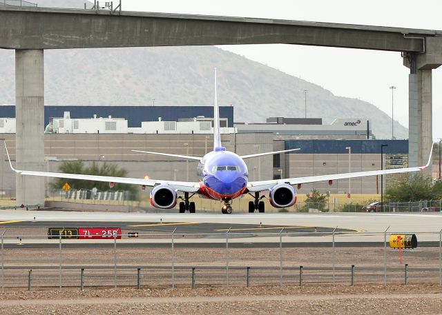 Boeing 737-700 —