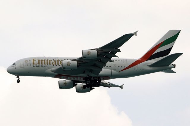 Airbus A380-800 (A6-EDL)