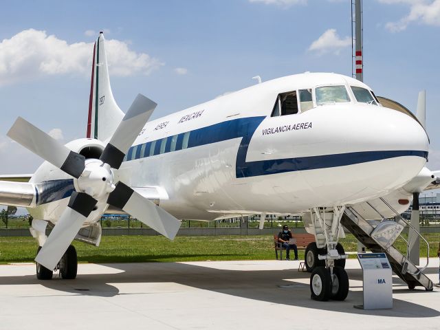 CONVAIR CV-580 (FAM3907)