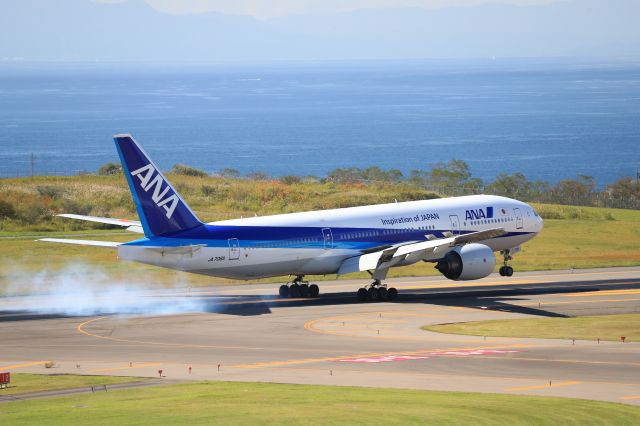 Boeing 777-200 (JA706A) - September 24th 2017:HND-HKD