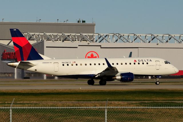 Embraer 170/175 (N628CZ) - Taking off to MSP/KMSP on a beautiful morning.