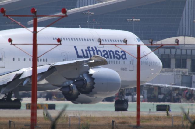 BOEING 747-8 (D-ABYA)