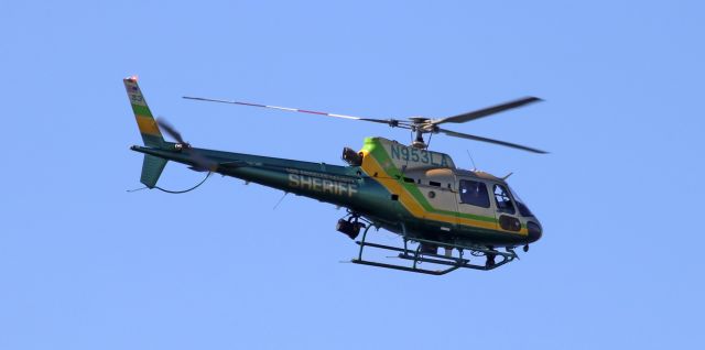 Eurocopter AS-350 AStar (N953LA) - The first of a pair of Los Angeles County Sheriff Eurocopters (the second one was N951LA) hustled by overhead while I was spotting near Zamperini Field.