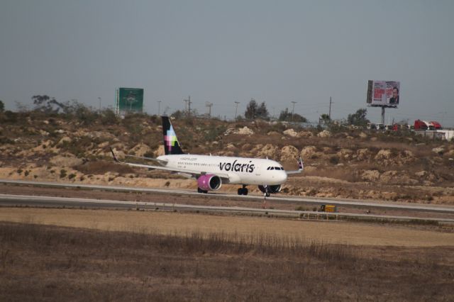 Airbus A320 (N539VL) - TAXING ALPHA TO HEAD 27 MMTJ