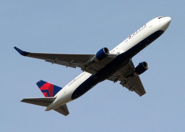 BOEING 767-300 (N177DN) - Delta Charter departing Shreveport Regional.