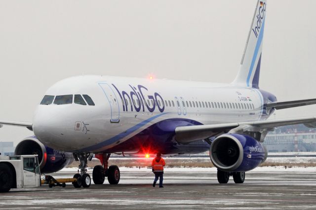 Airbus A320 (D-AXAM) - Not a colourful day to show your new paint.