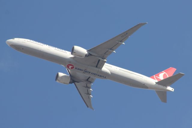 BOEING 777-300ER (TC-LJF)