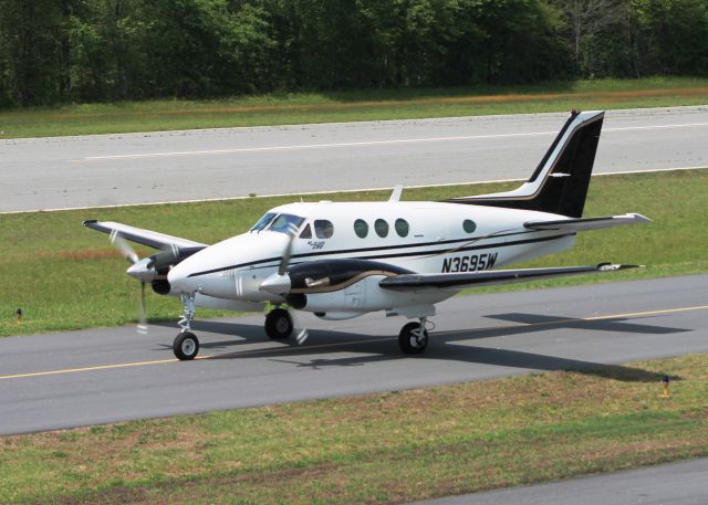 Beechcraft King Air 90 (N3695W)