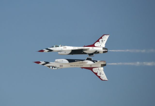 Lockheed F-16 Fighting Falcon — - Thunderbird Mirror Pass at Aviation Nation 2019.