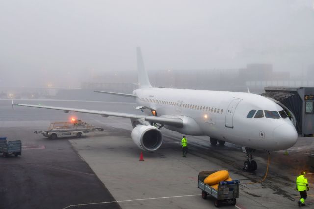 Airbus A320 — - Unnamed Airbus A320 in Oslo Gardermoen Airport