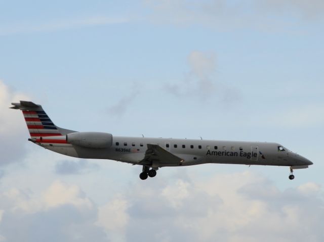 Embraer ERJ-145 (N639AE)