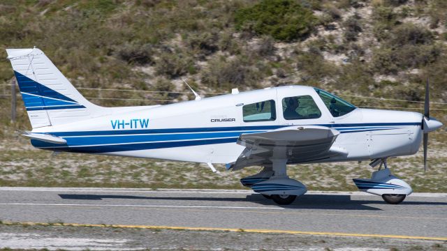 Piper Cherokee (VH-ITW)