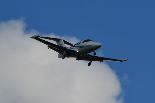 Eclipse 500 (N209EA) - INDIGO AIR LLC on final at KCLT - 10/8/18