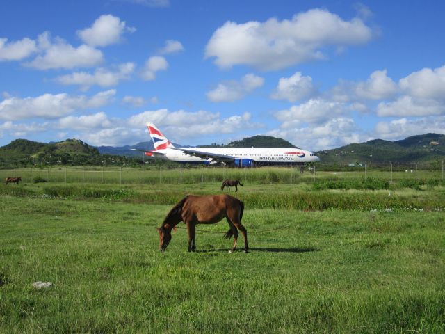 Boeing 777-200 (G-YMMB)