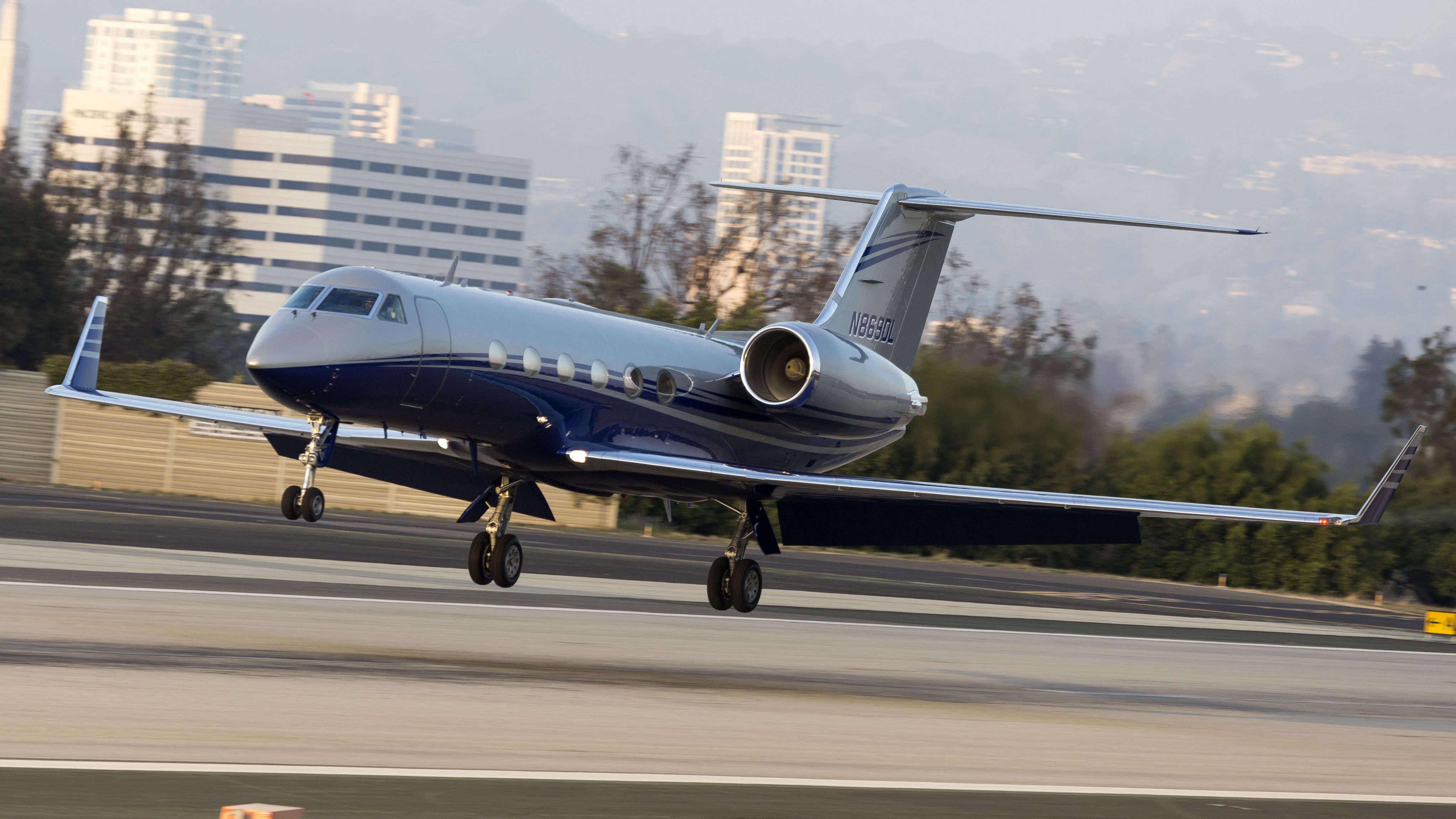 Gulfstream Aerospace Gulfstream IV (N869DL) - Taken from the Santa Monica Airport Observation Deck