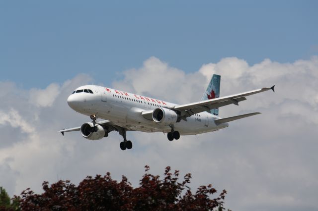 Airbus A320 (C-FLSS) - Arriving Lester B. Pearson Intl Airport,CYYZ/YYZ