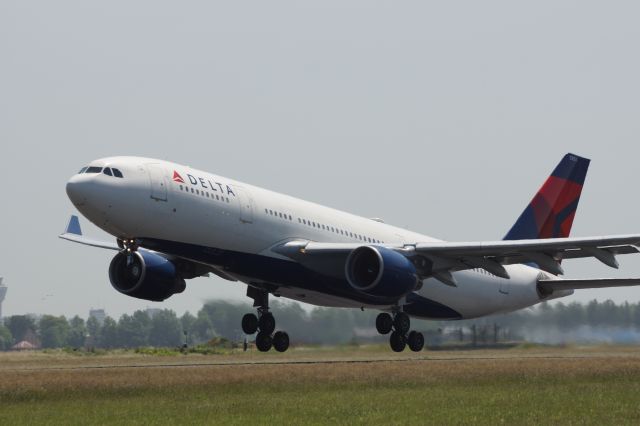 Airbus A330-300 (N853NW)