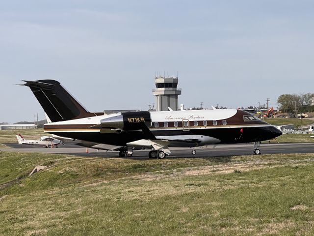 Canadair Challenger (N71KR) - Kid Rock's new paint job