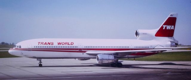 Lockheed L-1011 TriStar (N31001) - 1979