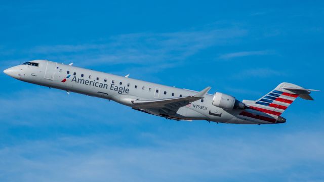 Canadair Regional Jet CRJ-700 (N759EV) - SkyWest CRJ-700 departing Reno