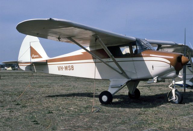 Piper PA-22 Tri-Pacer (VH-MSB) - PIPER PA-22-108 COLT - REG : VH-MSB (CN 22/8887) - MANGALORE AIRPORT VIC. AUSTRALIA - YMNG 3/4/1983