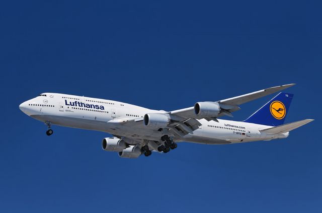 Boeing 747-200 (D-ABYG) - A Lufthansa operated Boeing 747-830 on final approach to the Los Angeles International Airport, LAX, in Westchester, Los Angeles, California