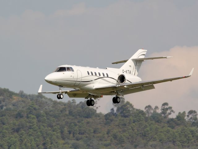 Hawker 800 (G-KTIA)