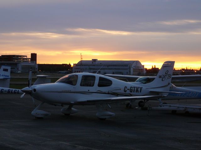 Cirrus SR-22 (C-GTKY)