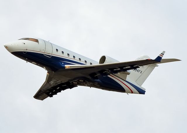 Canadair Challenger (N334FX)