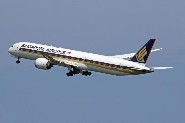 BOEING 787-10 Dreamliner (9V-SCO)