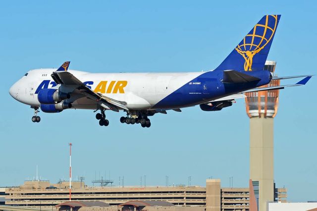 Boeing 747-400 (N499MC) - Atlas Air Boeing 747-47UF N499MC at Phoenix Sky Harbor on December 21, 2017.