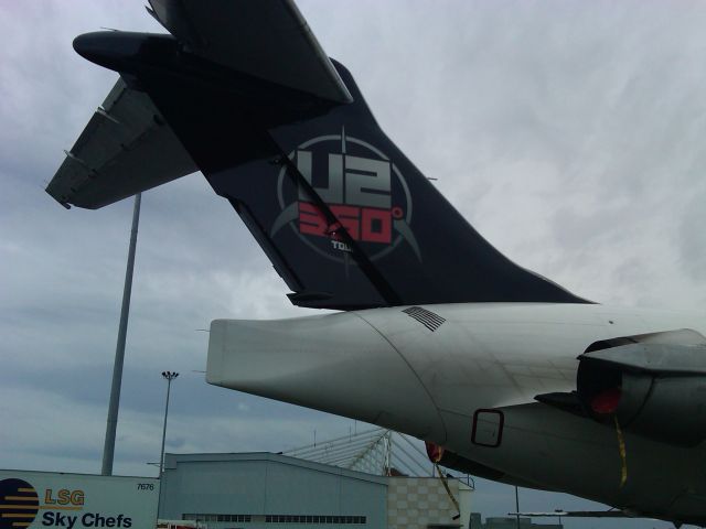 McDonnell Douglas MD-83 —