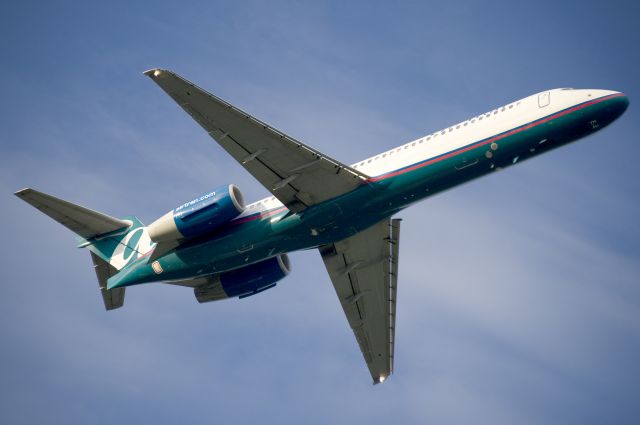Boeing 717-200 (N998AT) - N998AT  Boeing  B717-200  TRS  KBWI  20120903