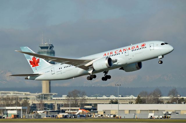 Boeing 787-8 (C-GHQY)