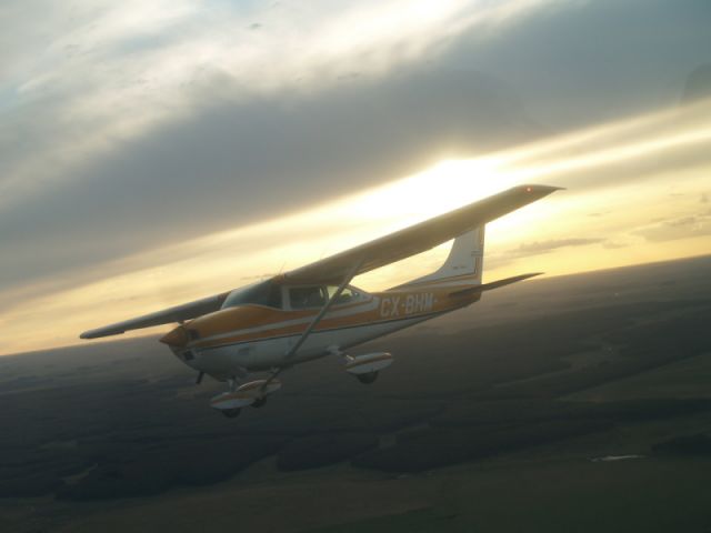 Cessna Skylane (CX-BHM)