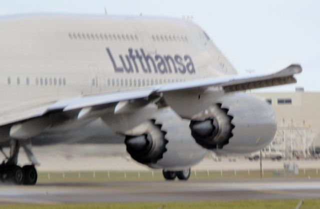 BOEING 747-8 (D-ABYG)