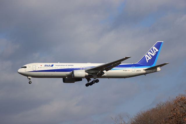 BOEING 767-300 (JA617A) - November 21st 2021:HND-HKD.
