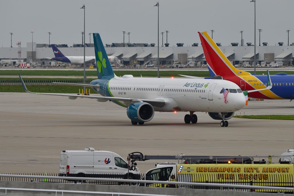 Airbus A321neo (EI-XLT) - This was cool. flight deck crew openned up the cockpit windows and put out the Irish and American flags. Welcome to Indianapolis! Inaugural Aer Lingus service DUB-IND EIN 83. 05-03-25