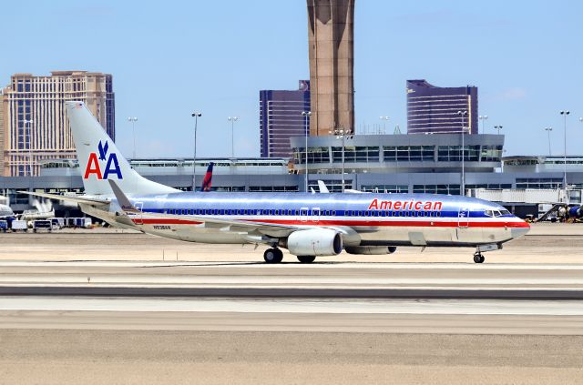 Boeing 737-800 (N938AN) - N938AN American Airlines 2000 Boeing 737-823 C/N 29533br /br /McCarran International Airport (KLAS)br /TdelCorobr /May 29, 2013