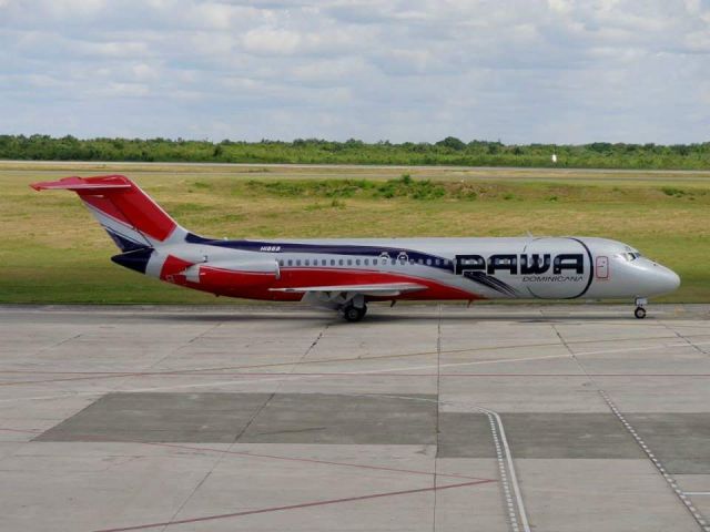 McDonnell Douglas DC-9-30 (HI869)