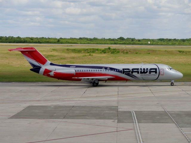 McDonnell Douglas DC-9-30 (HI869)