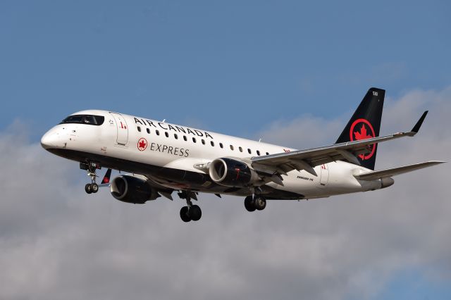 Embraer ERJ 175 (C-FEKD) - 28th October, 2023:  On short finals to runway 24R at Toronto's Pearson International Airport.
