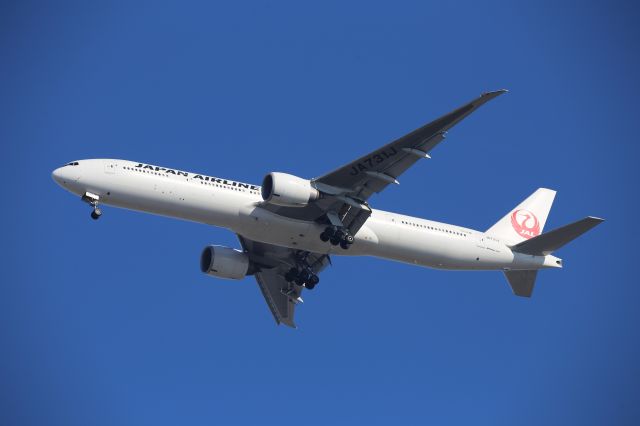 BOEING 777-300ER (JA731J)