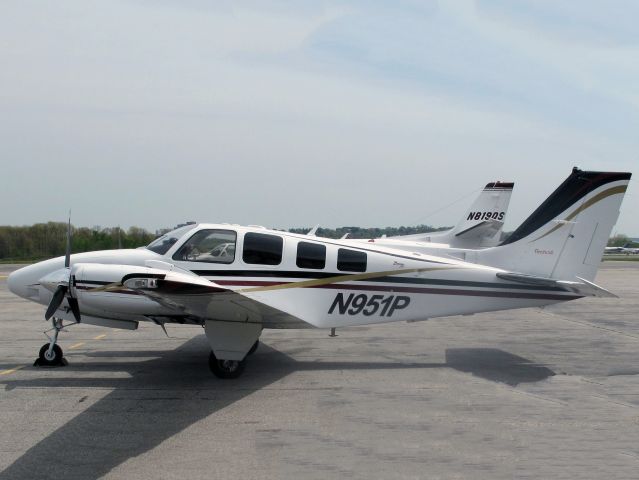 Beechcraft Baron (58) (N951P) - A very nice BE58 Baron. No location as per request of the aircraft owner.