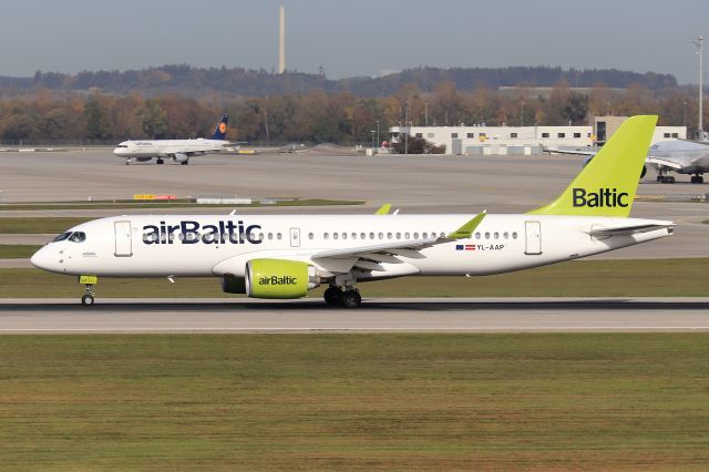 Airbus A220-300 (YL-AAP)