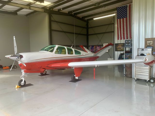 Beechcraft 35 Bonanza (N8MW)