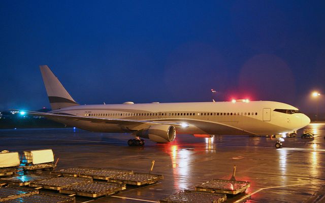 BOEING 767-300 (P4-MES) - the bandit b767-33a(er) p4-mes arriving in shannon this morning 23/12/18.