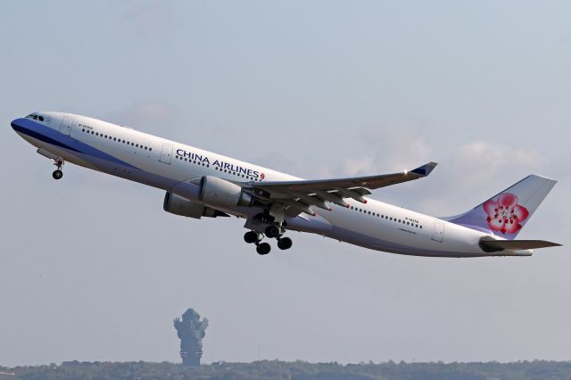 Airbus A330-300 (B-18358)